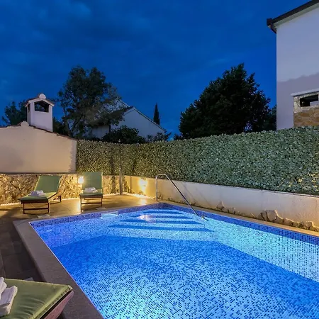 Tango I With Private Heated Pool Villa Traù