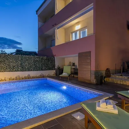 Tango I With Private Heated Pool Traù