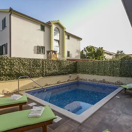 Tango I With Private Heated Pool * Traù